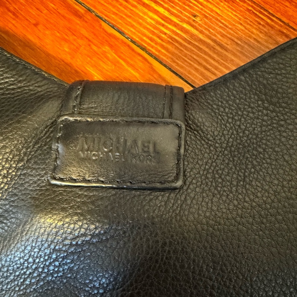 MICHAEL Michael Kors Black Leather Hobo Bag - Picture 4 of 8